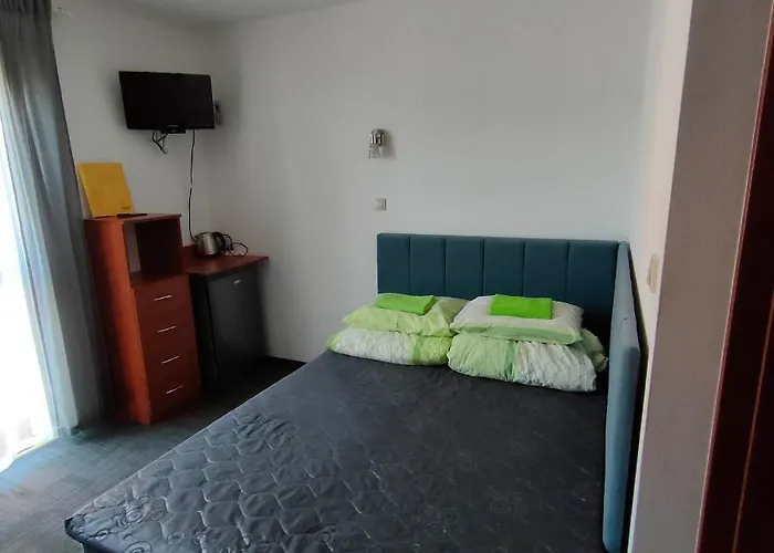 Kwiatano - Plac Zabaw & Jacuzzi & Basen & Sauna - Budynek C פארק נופש