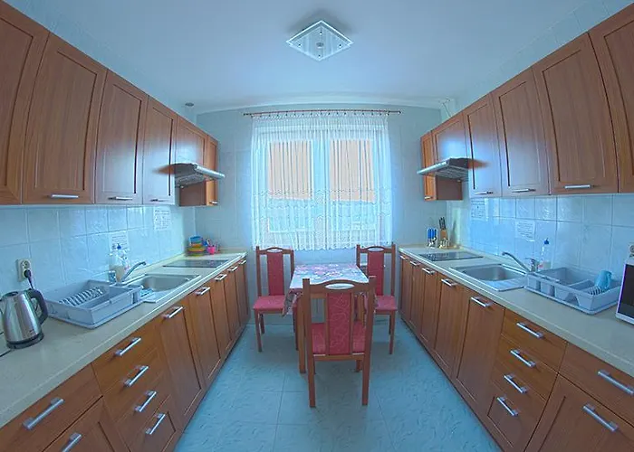 Kwiatano - Plac Zabaw & Jacuzzi & Basen & Sauna - Budynek C Üdülőpark *